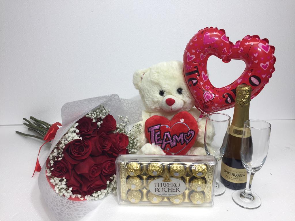 Ramo 12 Rosas ms Peluche 30 cm, Champagne 375 cc, 2 Copas, Bombones Ferrero Rocher 150 Grs y Globito